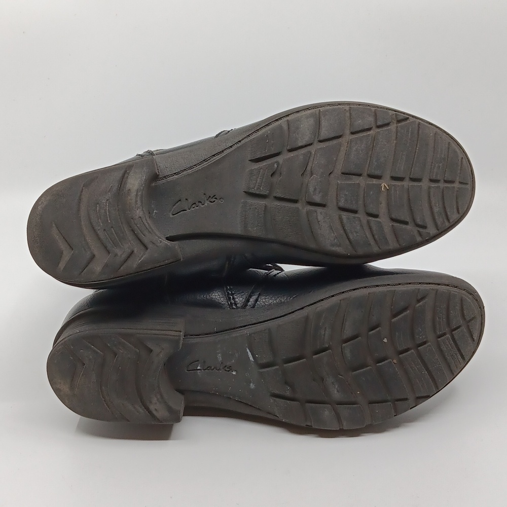 Clarks Black Ankle Boots W/ Dual Zipper Design - Picture 13 of 13